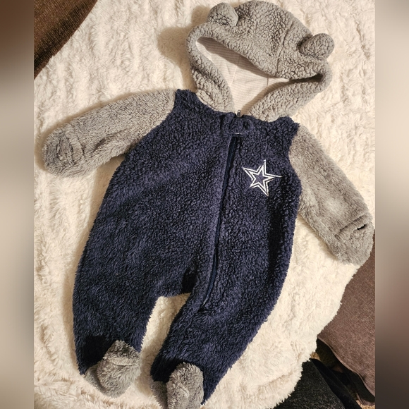 ❤️ Infant Navy/Gray Dallas Cowboys Game Nap Teddy Fleece Bunting Full-Zip - Picture 2 of 6